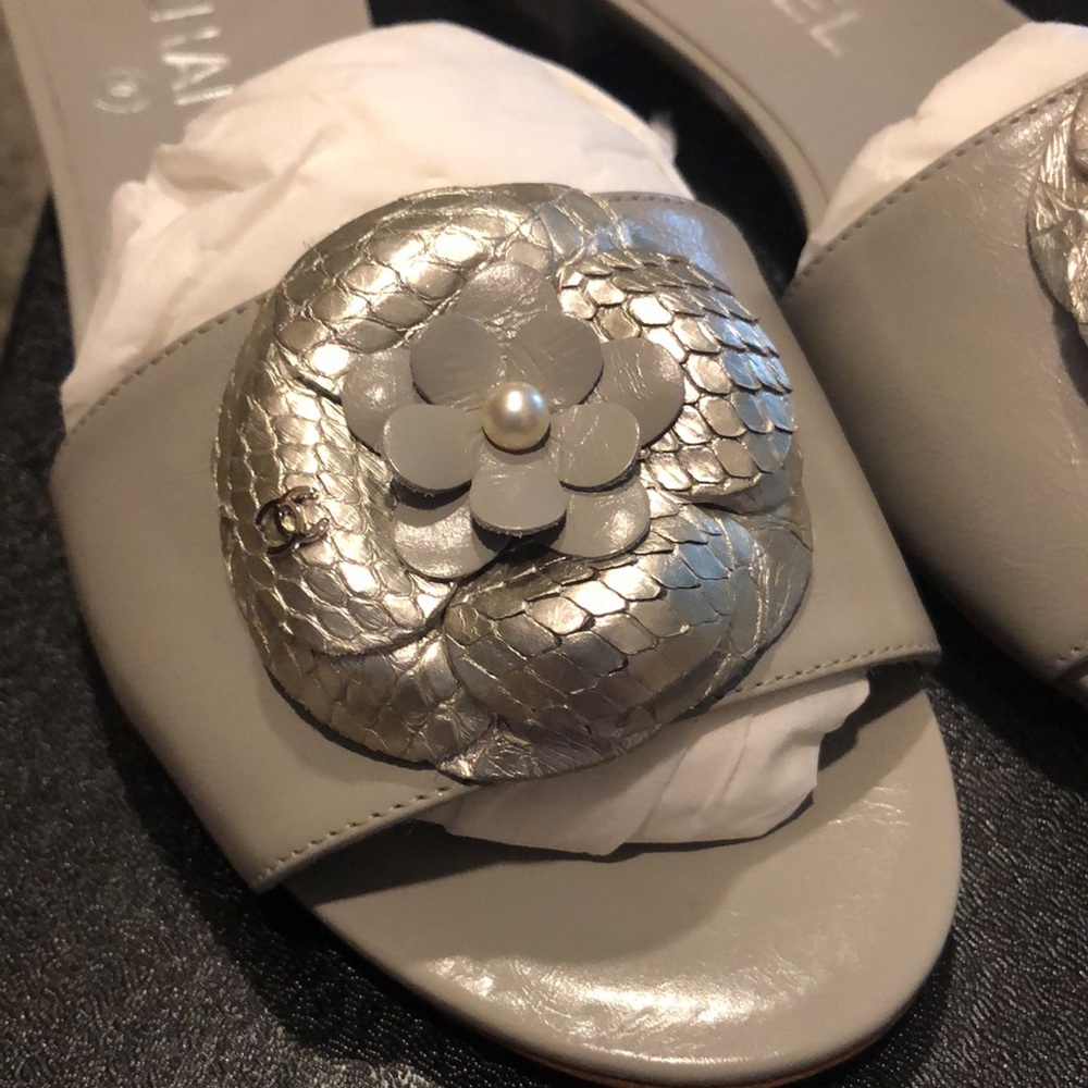 Chanel calfskin and python camellia sandals 36 NWT - Picture 2 of 4